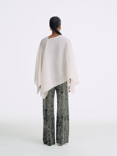 LT26083 Contour Pleated Cape